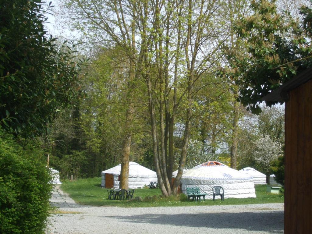 Village De Yourtes Beaussais Sur Mer Room photo